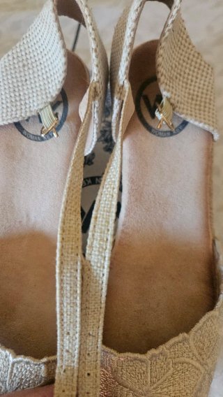 Sandalias esparto marfil con encaje