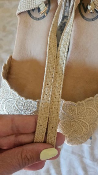 Sandalias esparto marfil con encaje