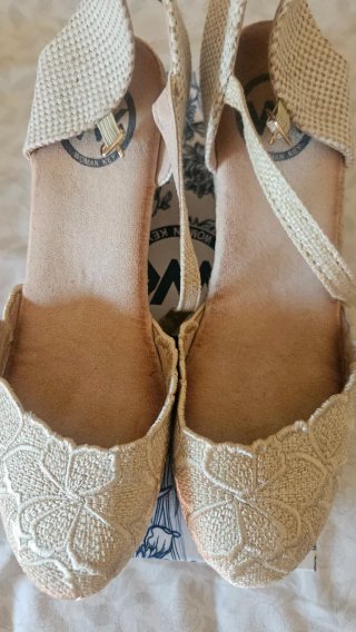Sandalias esparto marfil con encaje