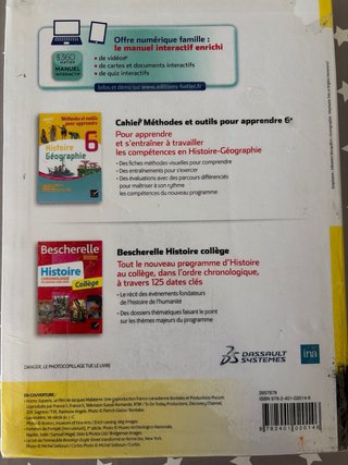Libro Historia Geografía EMC 6e Hatier. En frances