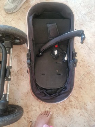 Carrito de bebé casi nuevo