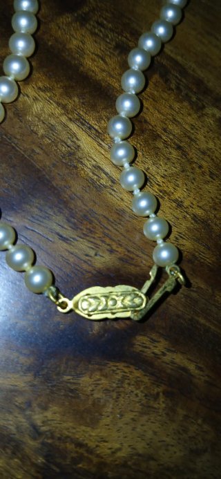 Collana perle dorate e bianche