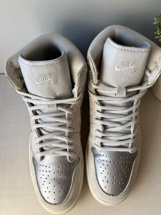 Zapatillas Jordan Beige y Plata Talla 43