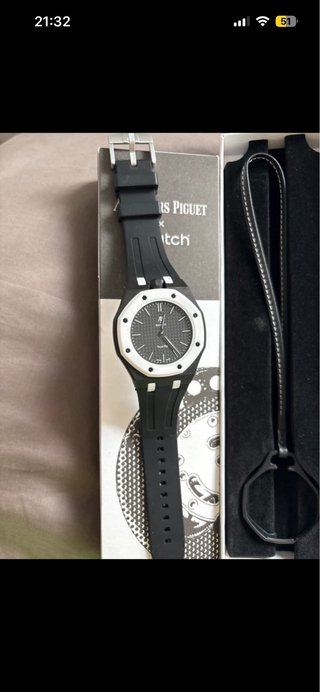 Reloj Swatch Negro y Blanco
