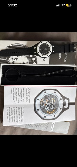 Reloj Swatch Negro y Blanco