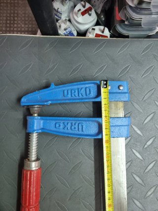 Sargento metálico Urko mango madera 500mm