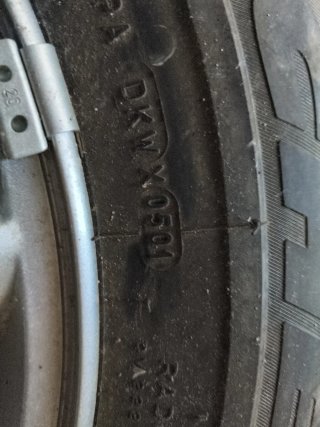 Llanta Kia Carnival 205/65/15 con neumático