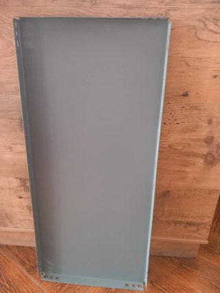 Scaffale in acciaio grigio