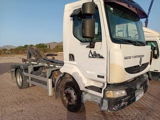 Renault Premium 180 DCI con gancho