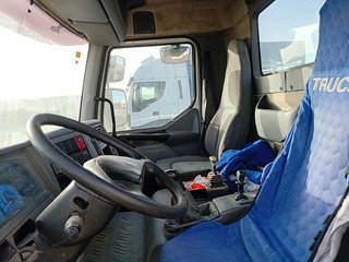 Renault Premium 180 DCI con gancho