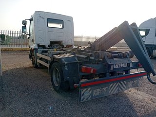 Renault Premium 180 DCI con gancho
