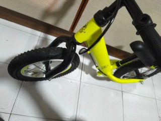 Bicicleta infantil verde