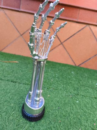 Brazo Terminator T-800 y Lobezno 3D