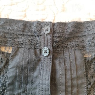 Top Bershka negro con encaje