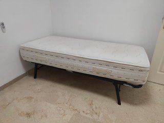 Somier de láminas con patas y colchón pikolin 190