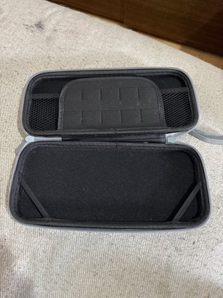 Funda Nintendo Switch OLED degradada