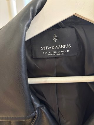 Chaqueta efecto piel Stradivarius Negra