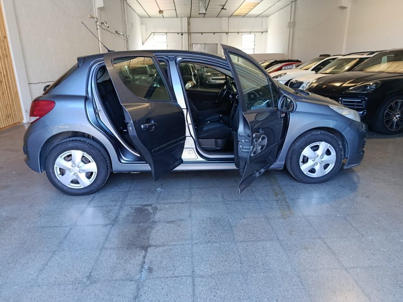 Peugeot 207 1.4i Confort 3p 2010, foto 4