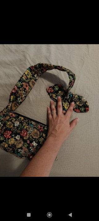 Pochette vintage floreale con perline