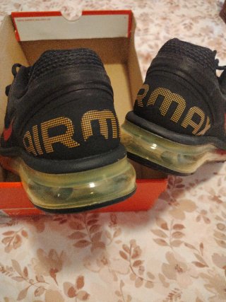 Nike Air Max 2013 Talla 44.5 Negro Dorado