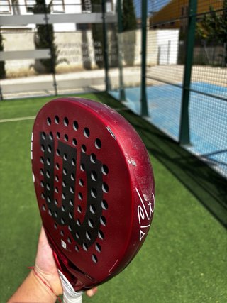 Pala Pádel Wilson Bela V2.5 Pro Roja