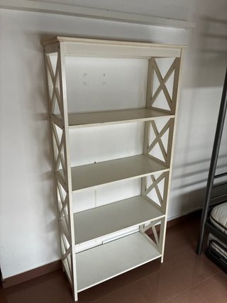 Estantería blanca de madera