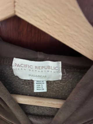Sudadera Pull&Bear Marrón con Estampado