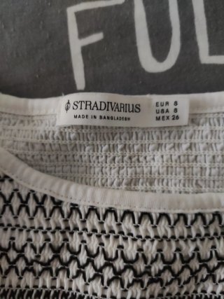 Top Stradivarius Negro y Blanco