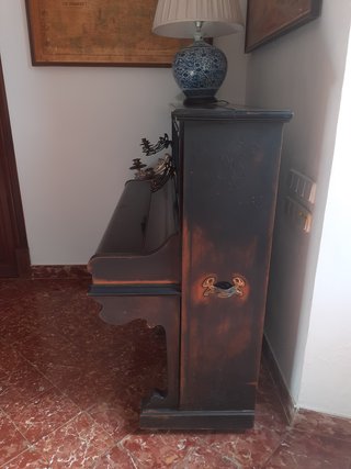 Piano Vertical Antiguo Negro