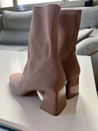 Botines Zara Beige Tacón Estructura Nuevos