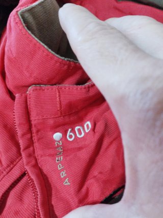 Chaqueta Decathlon Roja con Capucha