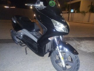 Moto TGB Xmotion 125 Scooter Maxi Negra