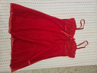 Camisón lencero rojo con encaje