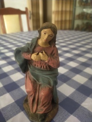 Figura Belén Serrano pastora sentada