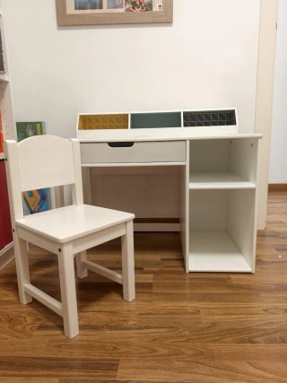 Escritorio infantil madera blanco y dorado