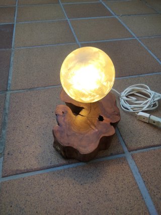 Lámpara de mesa rústica madera y cristal de olivo