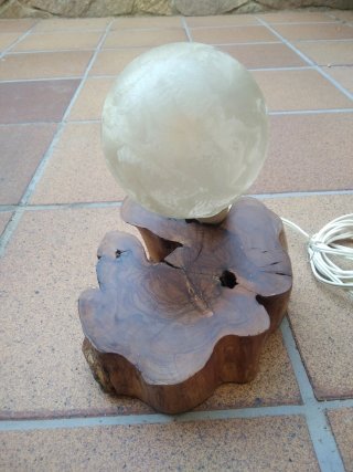 Lámpara de mesa rústica madera y cristal de olivo