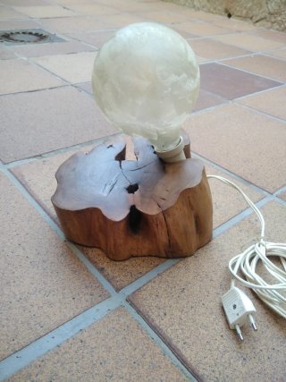 Lámpara de mesa rústica madera y cristal de olivo