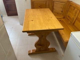 Rinconera y mesa de cocina de pino maciza