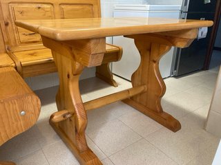 Rinconera y mesa de cocina de pino maciza