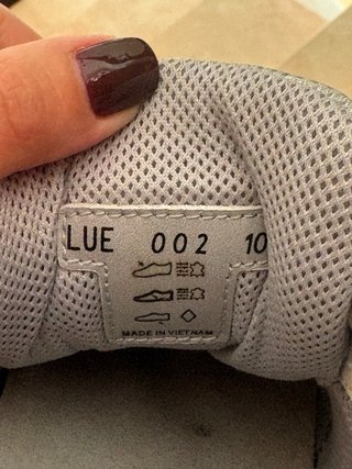 Scarpe da ginnastica Prada grigie e bianche