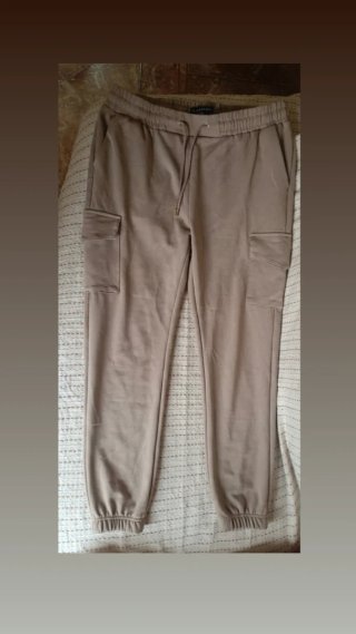 Pantalones cargo beige