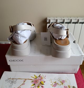 Sandalias Geox Piel Plataforma Talla 38 109.90€