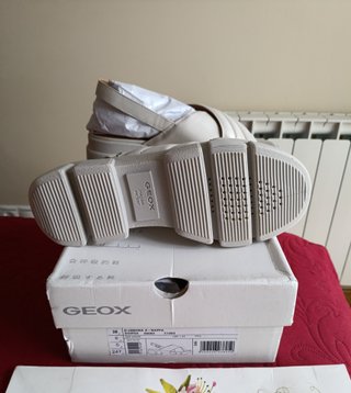 Sandalias Geox Piel Plataforma Talla 38 109.90€