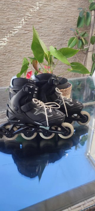 Patines Decathlon Talla 32-35 Negros