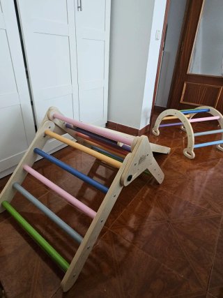 Gimnasio infantil madera y colores