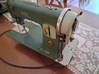 Máquina de coser Alfa Royale verde