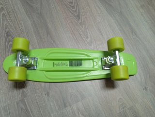 Monopatín verde
