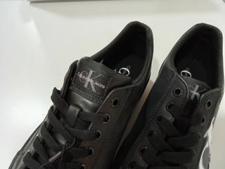 Zapatillas Calvin Klein Jeans negras logo CK talla