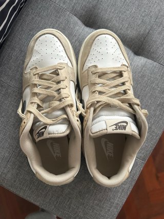 Zapatillas Nike Beige y Blanco